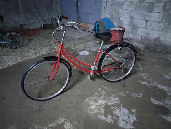 السلام عليكم بايسكل للبيع كلشي شغالة السعر ٤٥ المكان بغداد المشتل الشراي يتصل عل رقم ***********
