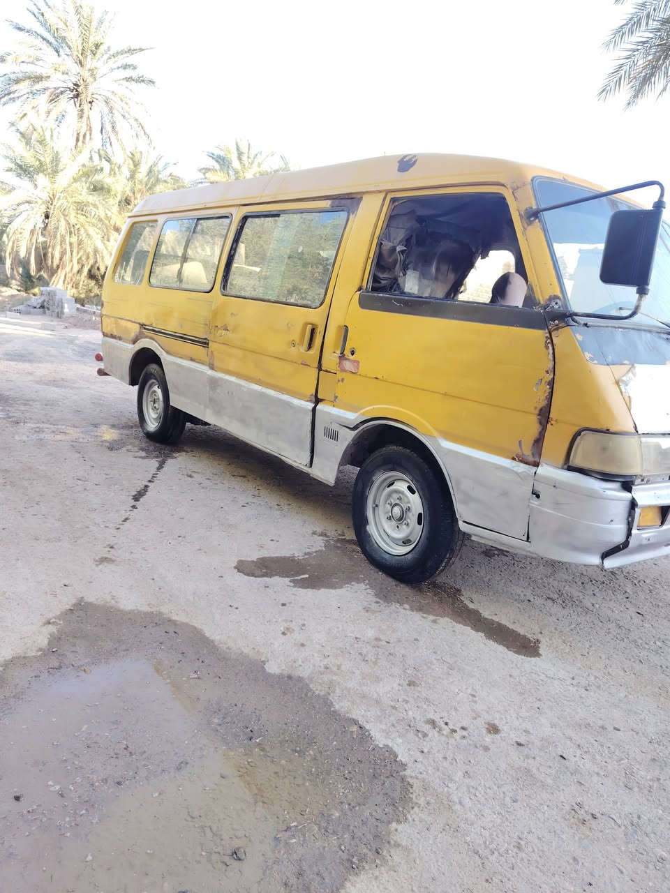 السلام عليكم
كيه اسيا موديل 94 
مكينه بيه خيط بخار كير جديد
رقم بصره احمر سنويه عضم عاج
مكان سياره ديوانيه

الاتصال ***********

السعر 12 وبيه مجال مكلف بالنشر
