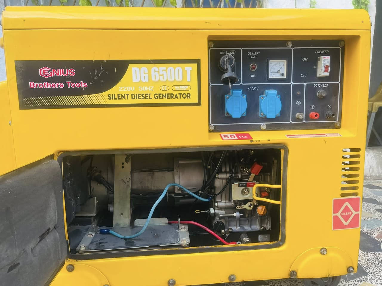 جديدها جديدها ستعمال قليل مولده كاز  كاتم 7 كيفي 28 آمبير مولده كلش نضيفه وبلاديه ماداخله تصليح على وضع شركه نكره بل تشغيل السعر 850الف  مكاني بغداد شعب حي سومر ***********
