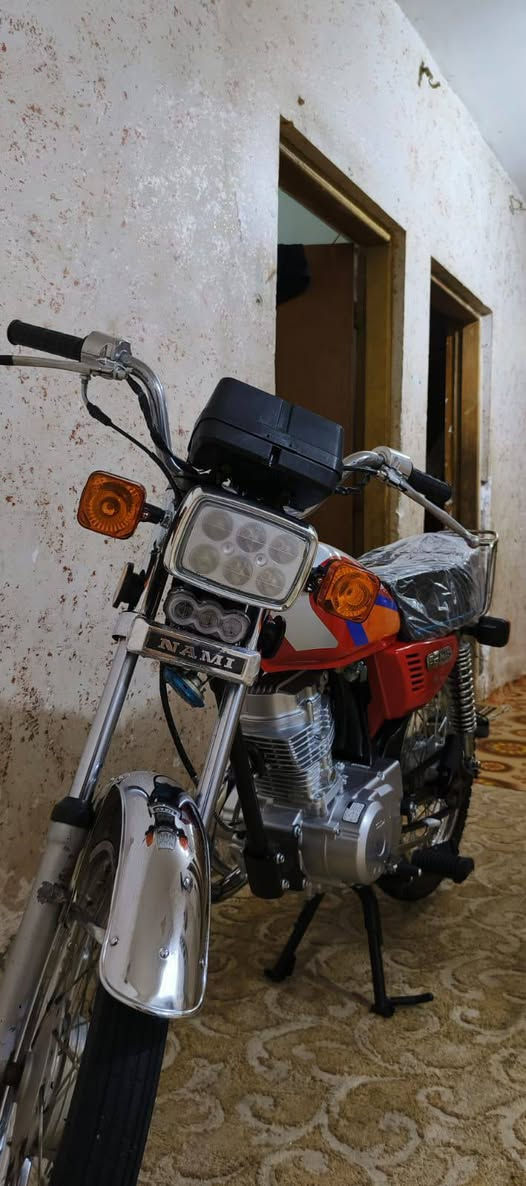 سلام عليكم
دراجه للبيع كامله
ما ناقصه شي مديل 2023 
محرك مكفول شاصي مكفول
دراجه خير من الله شلعه معدل
مكاني ميسان حي الثوره.يم شاشه مال السكان
سعر (800)بيه مجال حك الجيه
***********
