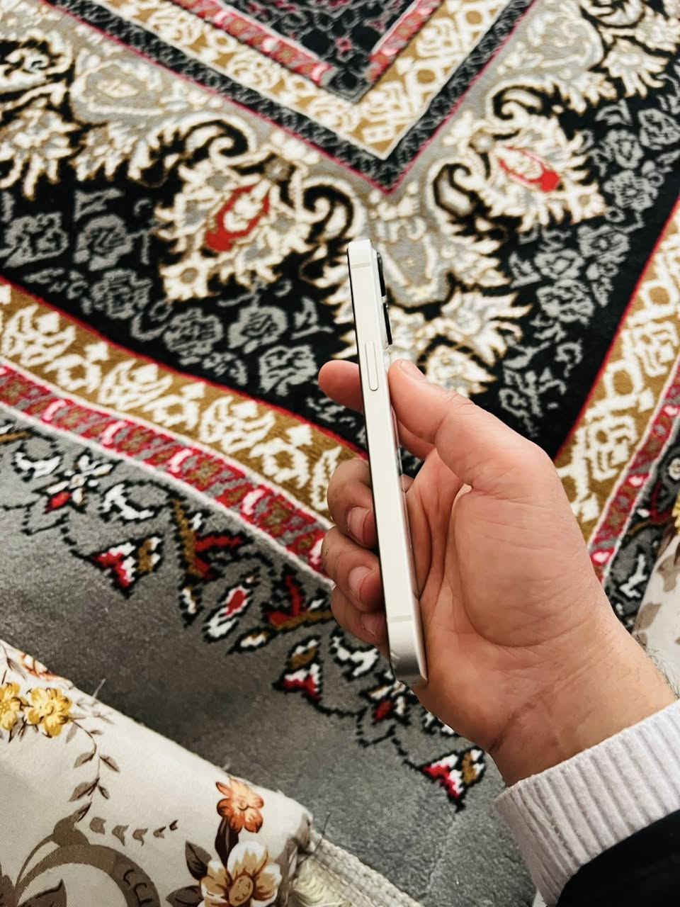 السلام عليكم ايفون 13 عادي نموذج Mبطارية99 لا معله ولا مفتوح كفاله عامه جهاز نضافته95 /100   
وتر بروف كارتونه ويا ماته فقط 
*********** 📞 هاتف
