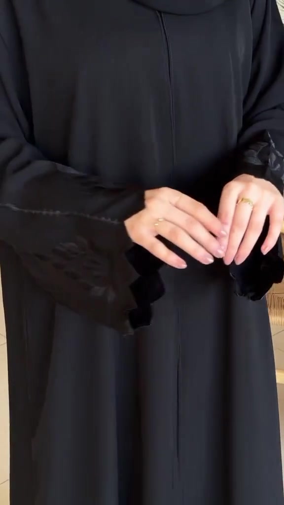عبايه خليجي للبيع السعر 35الف مع التوصيل لجميع المحافظات العراق ***********