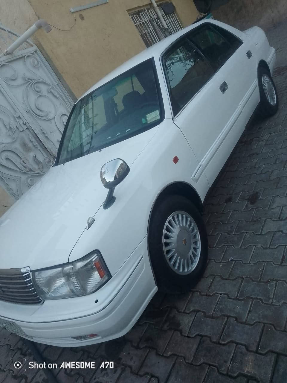 سلام عليكم راس الثور تكم مديل 98 اصل يسره بلاد سياره اصوليه رقم قادسيه الماني مصبوغه عام مال جناي سياره متعوب عليه فقط بيه ضربت بچم ومصلحه تصليح جناي مكان النجف الاشرف سعر 85 وبيه مجال للطيبين رقم ***********
