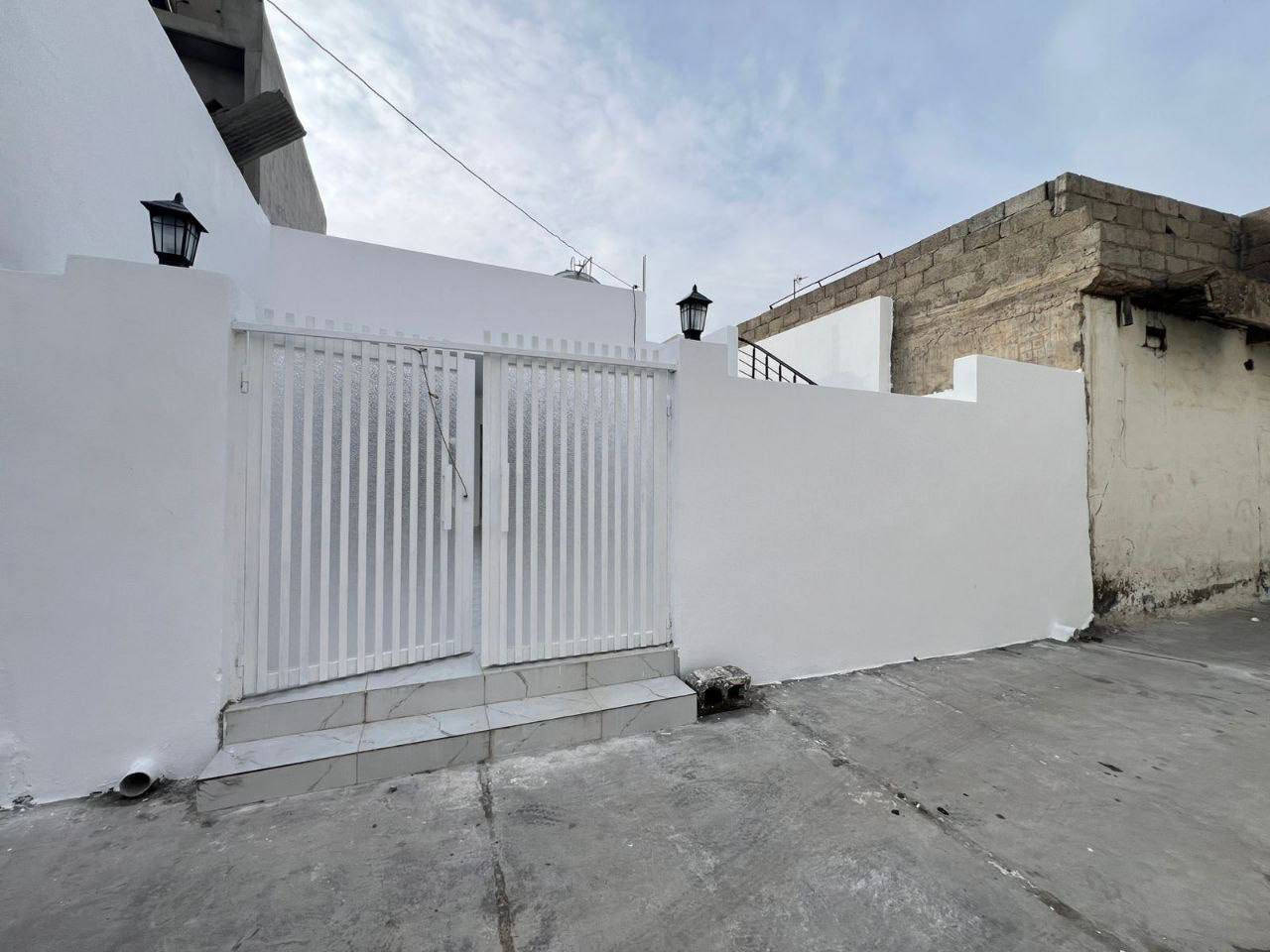 منزل للبيع في أربيل منطقة باداوه 165م قرب شارع 100
يتكون:-
2غرفة
أستقبال
صالة
مطبخ
مجموعة صحيات 
للاستفسار:-
***********
***********
**************
في حال لم يتوافق العقار مع رغبتكم او لم يكن بقدر امكانيتكم زوروا موقعنا على تلكرام للتصفح على اكثر عدد من العقارات المتوفرة•https://t.me/mohamedaqarat1

5دفاتر90ورقة
