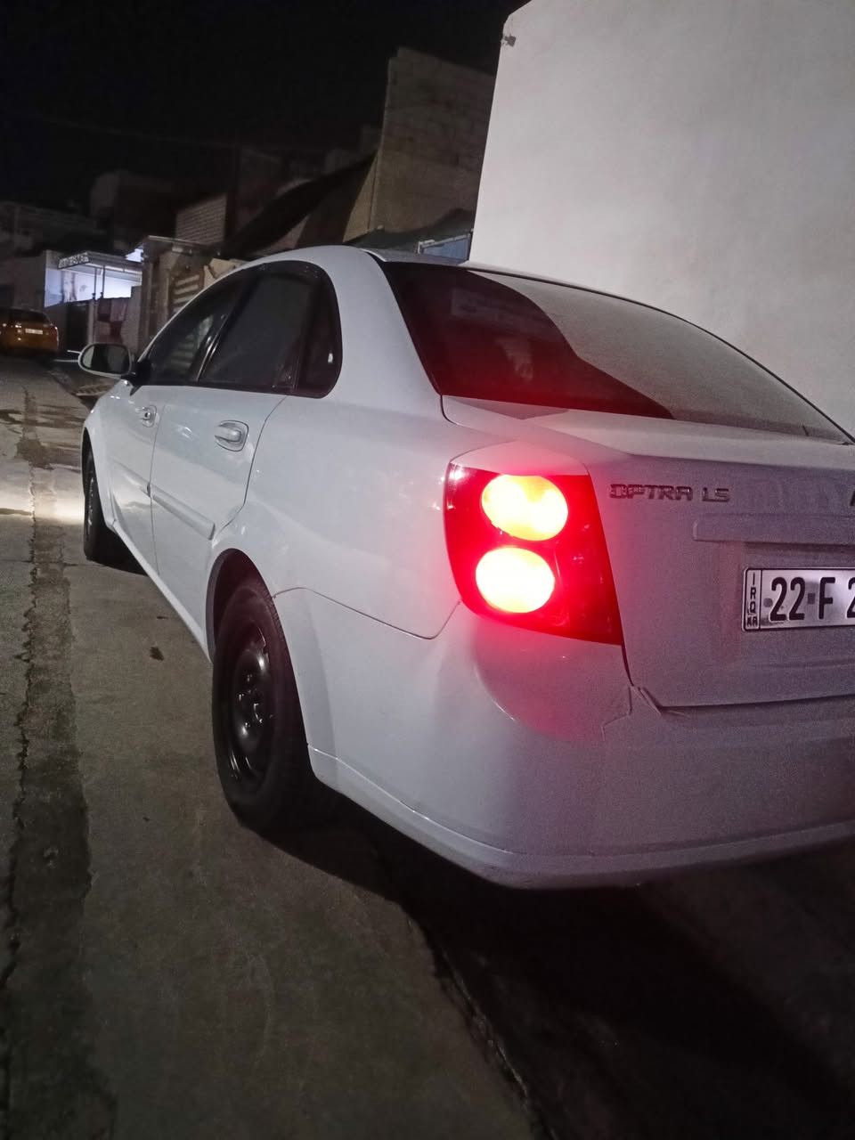 أؤبترا مؤديل 2012سپي بي بؤياخ بي پارجه گؤراو   بي كردنه وه و عيار  سه ياره كه بس دوو سي شيوني عديل ساردي هه يه بست بسته. ته رزه ي. نيه. مواسفه ت 4جام كاره باي  ئاوينه كاره باي. ته بريد ته ت فيه هه موي مه ز بوته سه نه وي رقمي تازه يه به سه ر نه جوه به ناوي خؤمه وه يه پيتاقه ي. بنزيني هه يه كركوك  تاخم پيشو دوايم تازه دا گرته جوار تايه ي تازه يه پاتري  ئصلي تازهم بؤي كريه سه ياريكي بي عيبو جوانه هه ر كه سي كرياره  له خزمه تيام رقم مو بايل ***********.  شيون  كركوك. سعري 87مه جال له خزمه تانام
