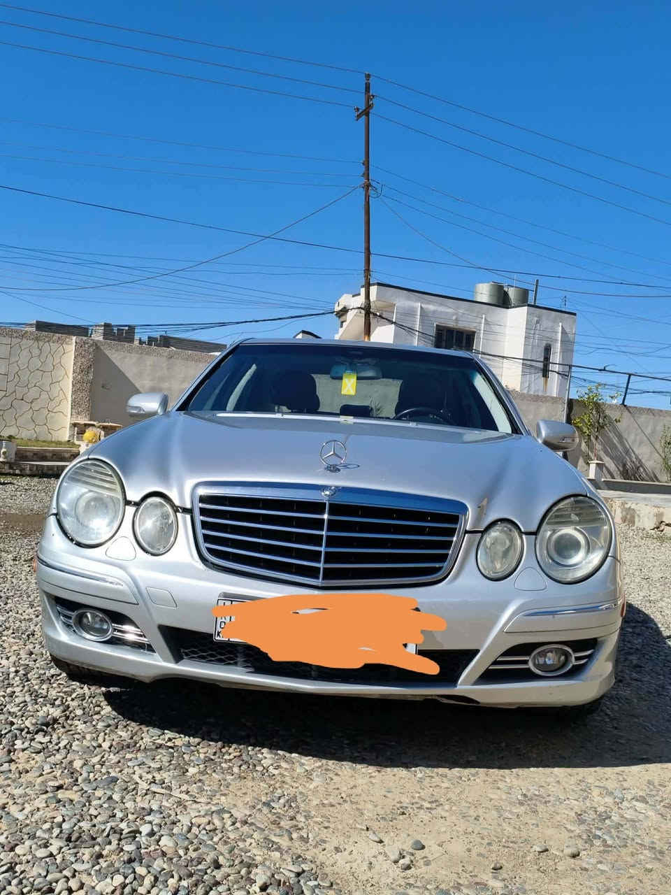 مارسدس جديده 2010
ادوات مكصوص وارد امريكي جديده
 كص جاهزه من كلشي
نضيفه شوف الصور وتجي شوف العين
سعر 55 وبيه مجال
مكان السياره الشرقاط _شكرا
للاستفسار الاتصال على الرقم ***********ِ
