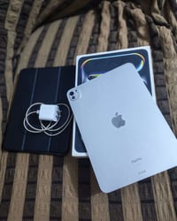 iPad Pro 11-inch M4 (Wi-Fi) iPad Pro 11-inch M4 (Wi-Fi)  الجهاز نظيف ج...