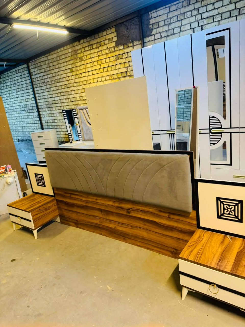 غرفه تركي خمس قطع نضيفه سعر 500 قفل مع شد نقل دخل بغداد مجاني و المحافظات بكروه حجز واتساب فقط***********
