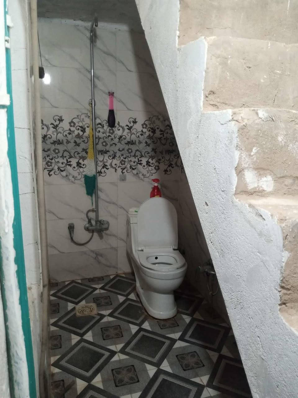 � موقع مميز – للبيع الآن!
#أمير_وتوت_للأستثمار_العقاري

✨ المواصفات:

 • مساحة 50 متر مربع
 • سند 25 وبي سند باسم المالك الجديد
 • شارع واسع 13 متر
 • بناء أبلوك مع سقف شلمان
 • مجاري وخدمات كاملة

🛋 تفاصيل البيت:

 • غرفة نوم واحدة
 • هول واسع
 • مطبخ صغير
 • 2 حمام (داخلي وخارجي)
 • طارمة صغيرة

📍 موقع استراتيجي: قرب محطة الغاز، الأقواس والأسواق

💰 السعر: 35 مليون

📞 احجز الآن أو للاستفسار: ***********

🔗 تواصل معنا عبر:

 • واتساب: اضغط هنا
 • فيسبوك: اضغط هنا
 • انستغرام: اضغط هنا

✨ أمير وتوت للاستثمار العقاري – لأن موقعك أهم استثمار!
