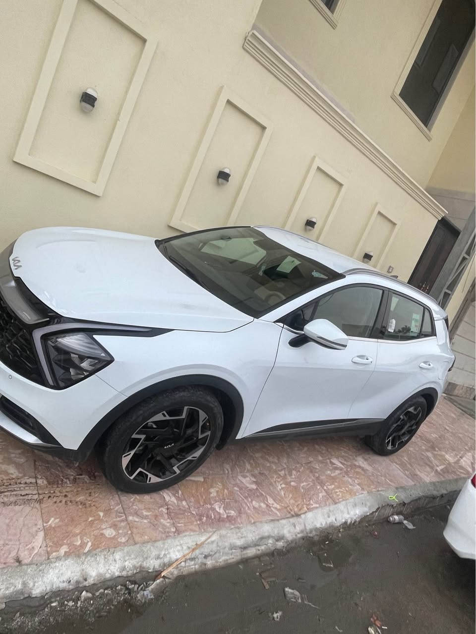 سبورتج 25
خليجية كفاله عامه
ماشيه 15 الف
نص فول 
تبريد وتدفئة بالمقاعد 
كامره 
حساسات 
صندوق كهربائي 
السعر240 
الرقم *********** البصرة, العراق
