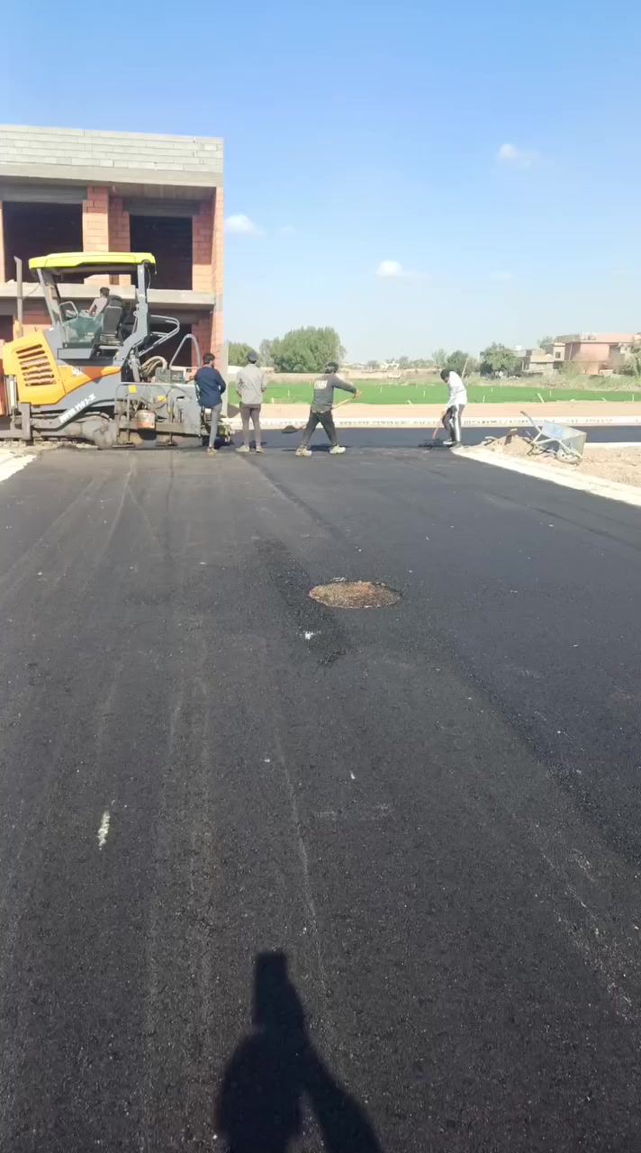 مجمع سكني خلف معمل الغاز دور تسليم مفتاح ماء مجاري تبليط بمساحة ١٥٠ متر تحويل سند وباسعار مناسبه الاتصال واتساب ***********
