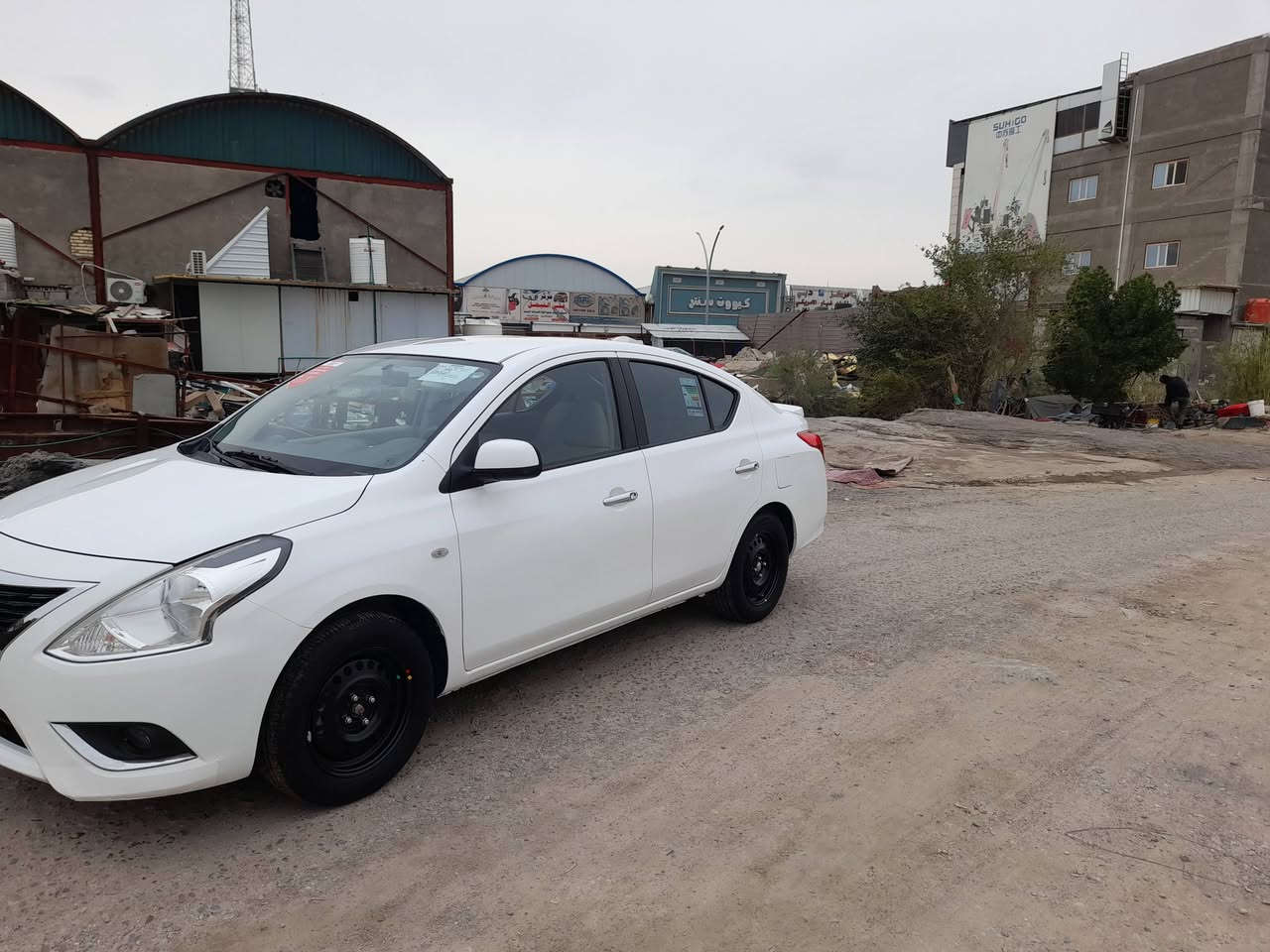 نيسان صني هندي رقم اربيل  الجديد وكاله او تحويل موديل 24 ماشيه 30 كفاله ماعدا بارد قليل موضح بالسونار  السعر 119 وبيه مجال قليل... 
***********
