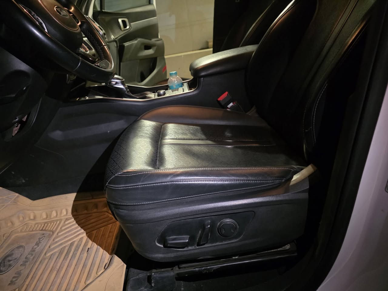 سورنتو ٢٠٢١ وارد امريكي باب صندوق مبدل نفس اللون فقط فول مواصفات عدى الفتحه محرك ٤ اقتصادي سنويه بأسمي تحويل مباشر سياره جديده وجاهزه من كولشي السعر ٢٢٠ مراوس مع باترول SE حصرا وتكون باسم صاحبها مكاني ناصريه .


**إذا كنت صاحب هذا الإعلان وتريد حذفه لأي سبب، رجاءا أرسل رسالة إلى الدعم الفني**