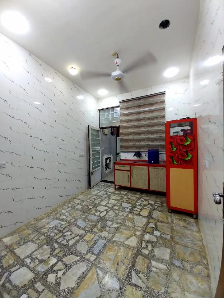 بيت للبيع المساحه ٨٠ متر مربع طابقين يحتوي على استقبال ومطبخ حار وبارد وصاله  +صاله طابق ثاني وغرفتين نوم وصحيات العنوان واسط العزيزيه منطقه الجديده
بيت للبيع المساحه ٨٠ متر مربع طابقين يحتوي على استقبال ومطبخ حار وبارد وصاله  +صاله طابق ثاني وغرفتين نوم وصحيات العنوان واسط العزيزيه منطقه الجديده  
رقم الموبايل *********** ●
