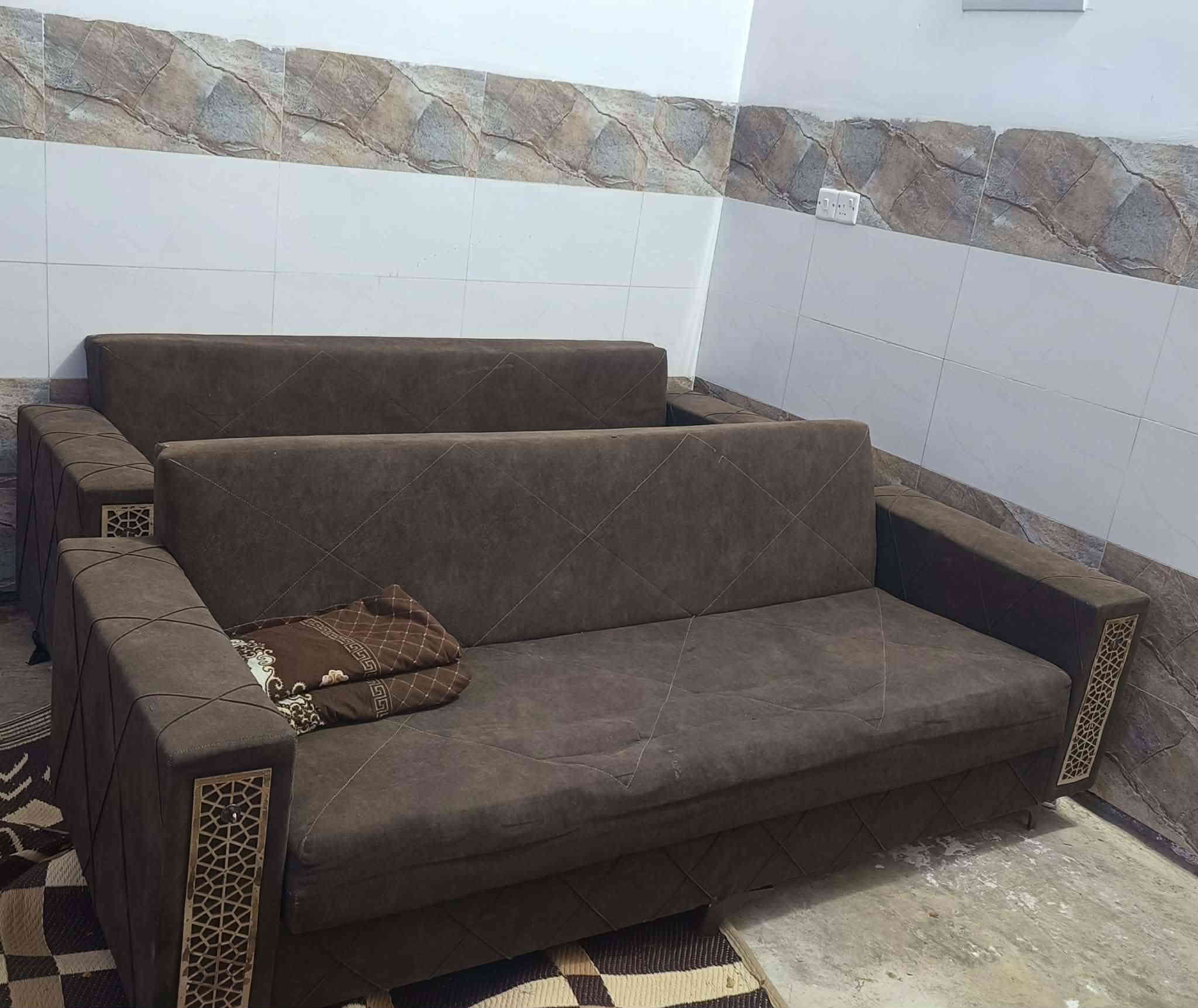 مــوصـل 
الميز  100  نهايته
طخم  150بيهم مجال
العنوان حي العبور   ***********
