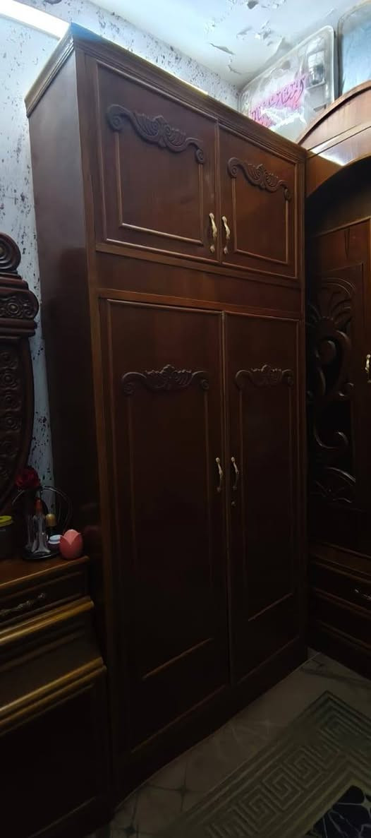 غرفة اخشاب عراقي نفخ 
السعر 650 بيه مجال مكاني كربلاء ملاحضة بيه كسر قليل بلتختة  
رقمي ***********3
