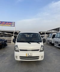 يتوفر كيا دبل قمارة 2700  موديل 2024  گير عادي  رقم بغداد انكليزي  تبر...