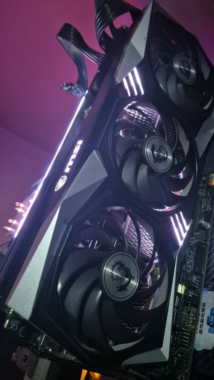سلام عليكم كرت rx 6900xt 16g 
Msi gaming z للبيع سعر ٧٠٠الف مكاني بغداد عندي توصيل


**إذا كنت صاحب هذا الإعلان وتريد حذفه لأي سبب، رجاءا أرسل رسالة إلى الدعم الفني**