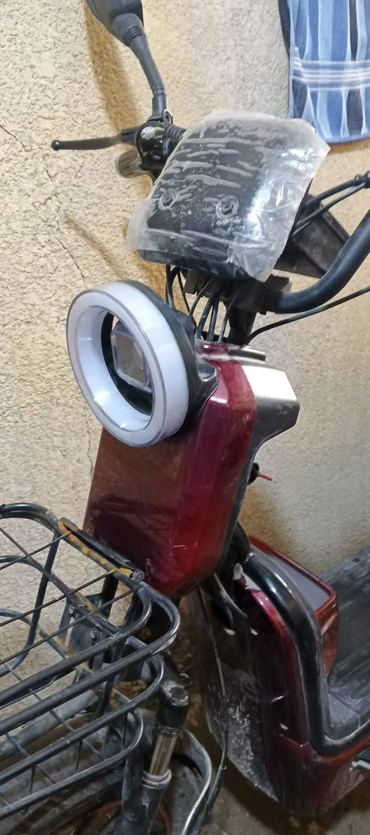 السلام عليكم دراجه شحن حجم 20 دراجه نظيفه مستعمله 3 اشهر بطاريات5 دراجه اي نقص ما بها مكان بغداد الشعله السعر325 وبيها مجال الرقم ***********
