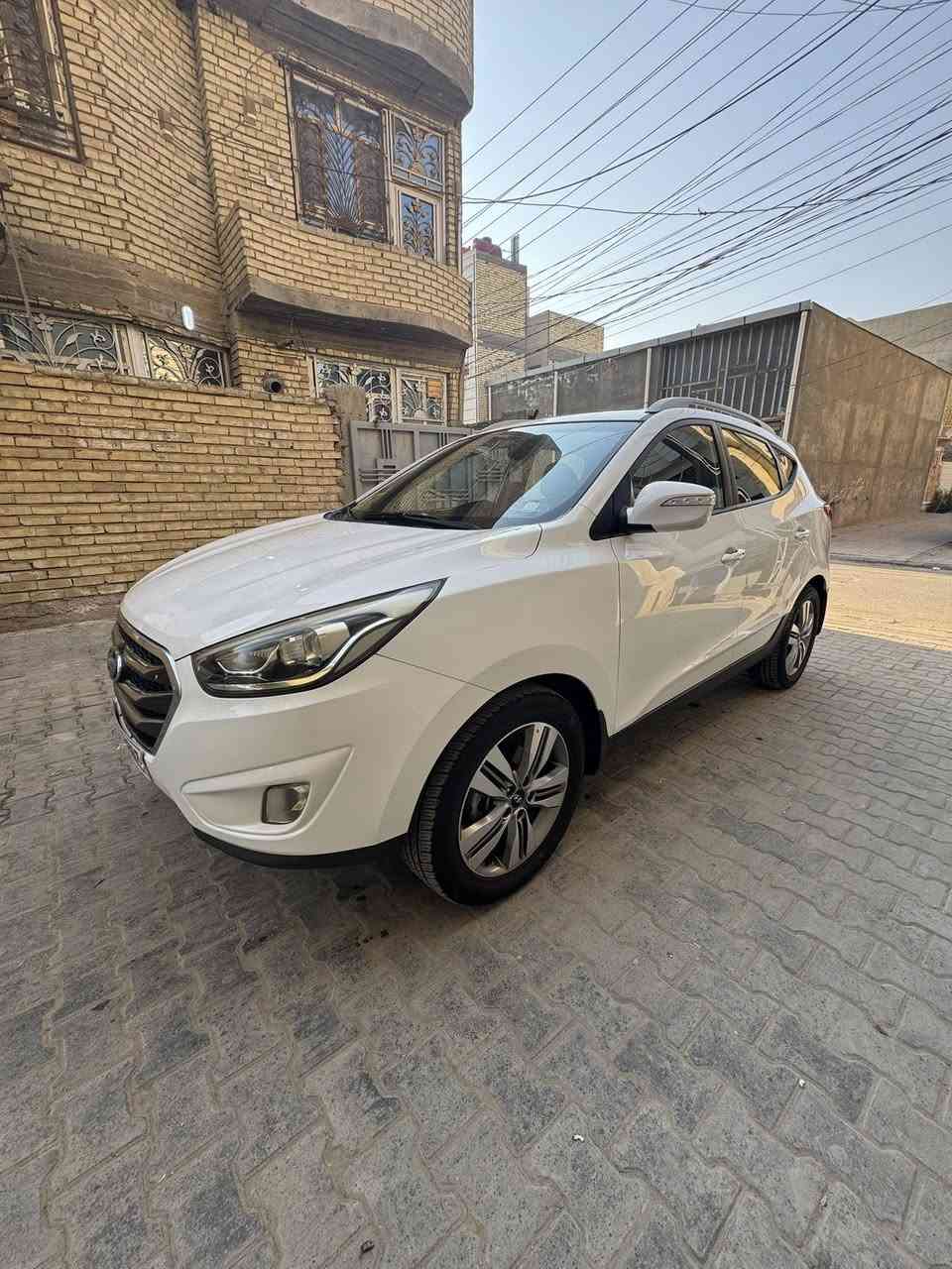 سلام عليكم توسان للبيع خليجي مكفوله من الضربه السياره خير من الله تشغيل بصمه بيبان بصمه تحكم ستيرن جهتين تبريد قطعتين  موديل ١٤ السياره رقمها كربلاء ومكانهة كربلاء والسياره استخدام شخصي الاستفسار الاتصال ***********/ ***********
