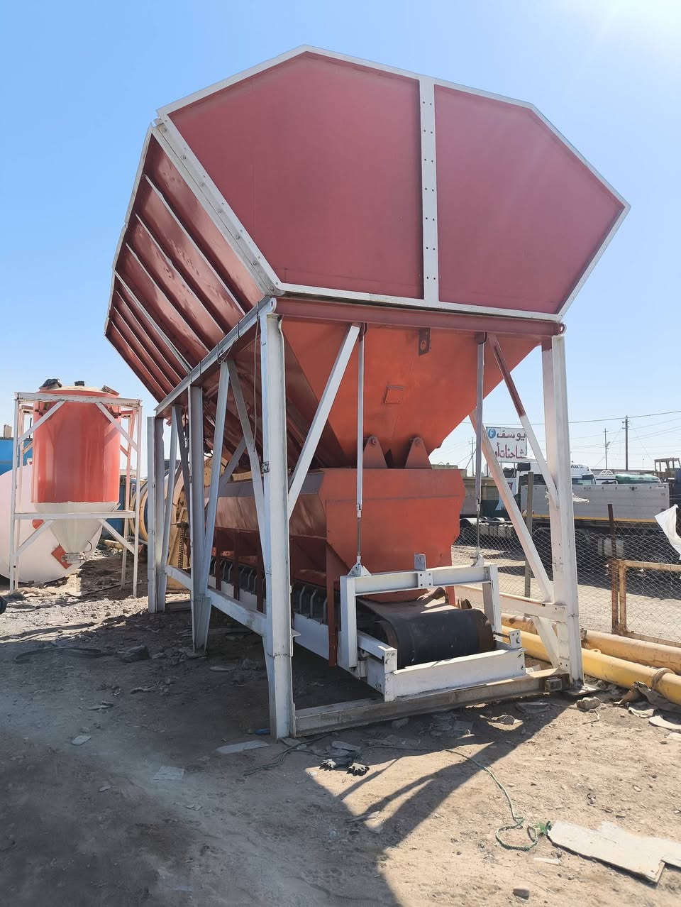 معمل كونكريت للبيع مع سايلو عداد 2 120طن ميزان سمنت 5طن تانكي ماء 36 لتر معمل كامل الاتصال ***********
