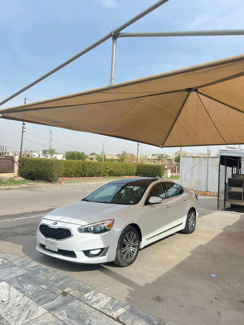 كادنزا 2014 امريكي 
معلايه سنه مسجله 2015 
رقم بغداد 
فول ١/١ ما يحتاج اشرح 
ماشيه 74 
حادث بسيط بدون  ايرباك صبغ صفحه توحيد لون وصور حادث منزله 
سياره صدر امامي خلفي جديد
تخم تاير جديد 
جاهزه ع آخر حبايه 
السعر 110$ 
مكان السياره بغداد حي الجامعه 
☎️ ***********
