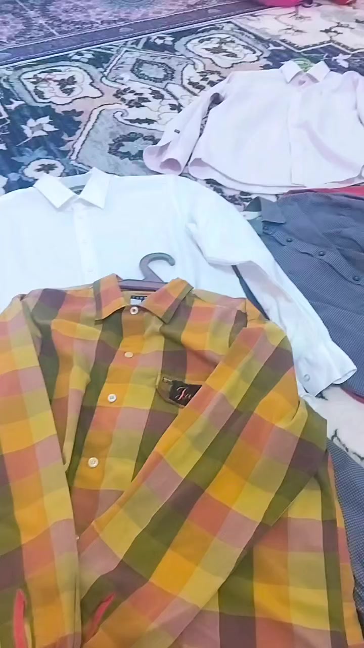 قطع باله كميه قليله  قمصان وبديات نظيفه كلش قمصان بيض حجم جبير قماشه فد شي  بلاش الي يريد  يراسلني على رقمي  واتساب او اتصال ***********
