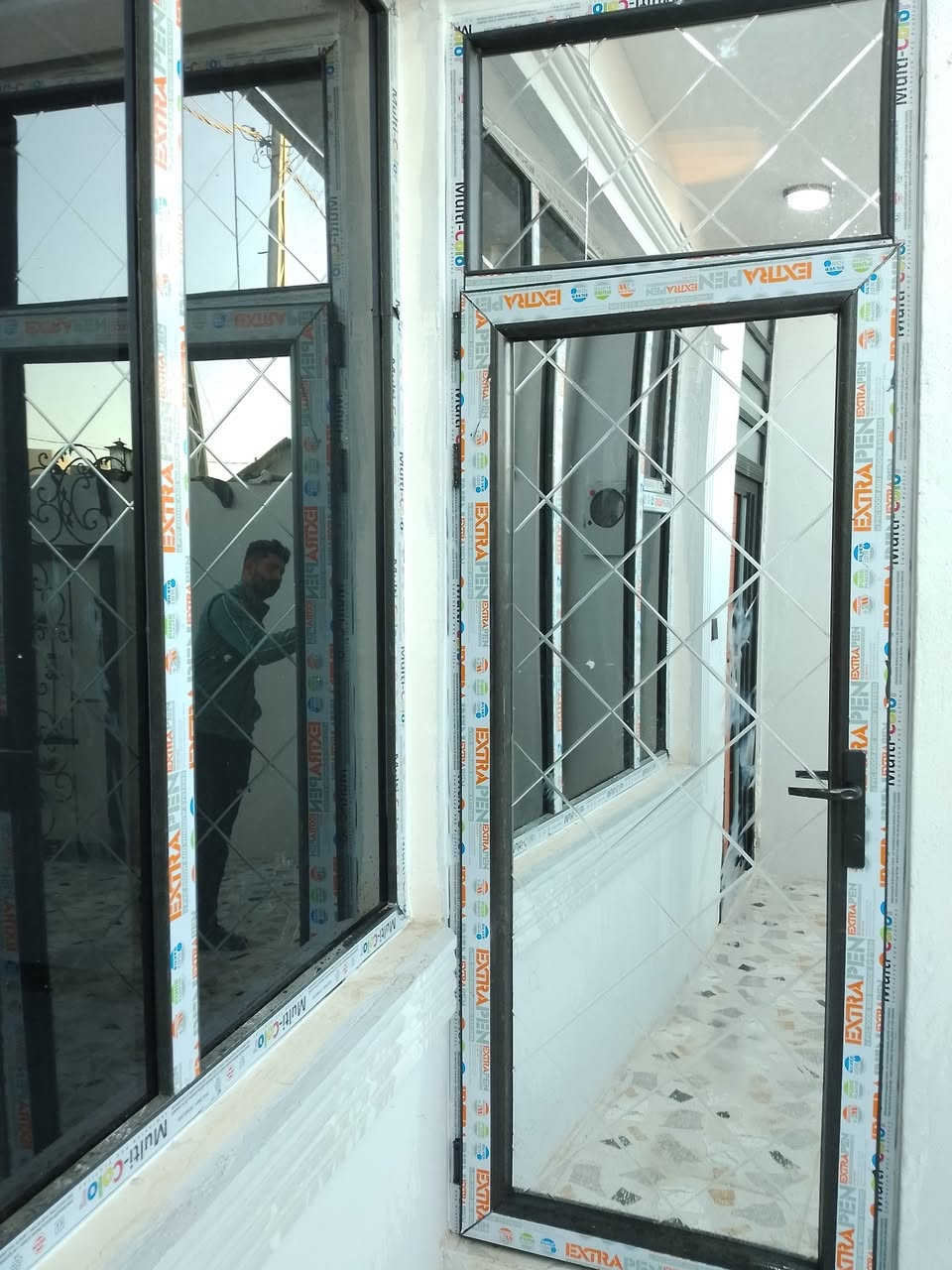 سلام عليكم بسعر مناسب للبيع بيت مساحه 100متر جديد صفر مامسكون فول سراميك نضام تبريد مركزي واجة فلين تركي ابواب تركي عنوان كركوك حي بدر فرع صيدلية الغدير السعر 38 للاستفسار الاتصال ***********
