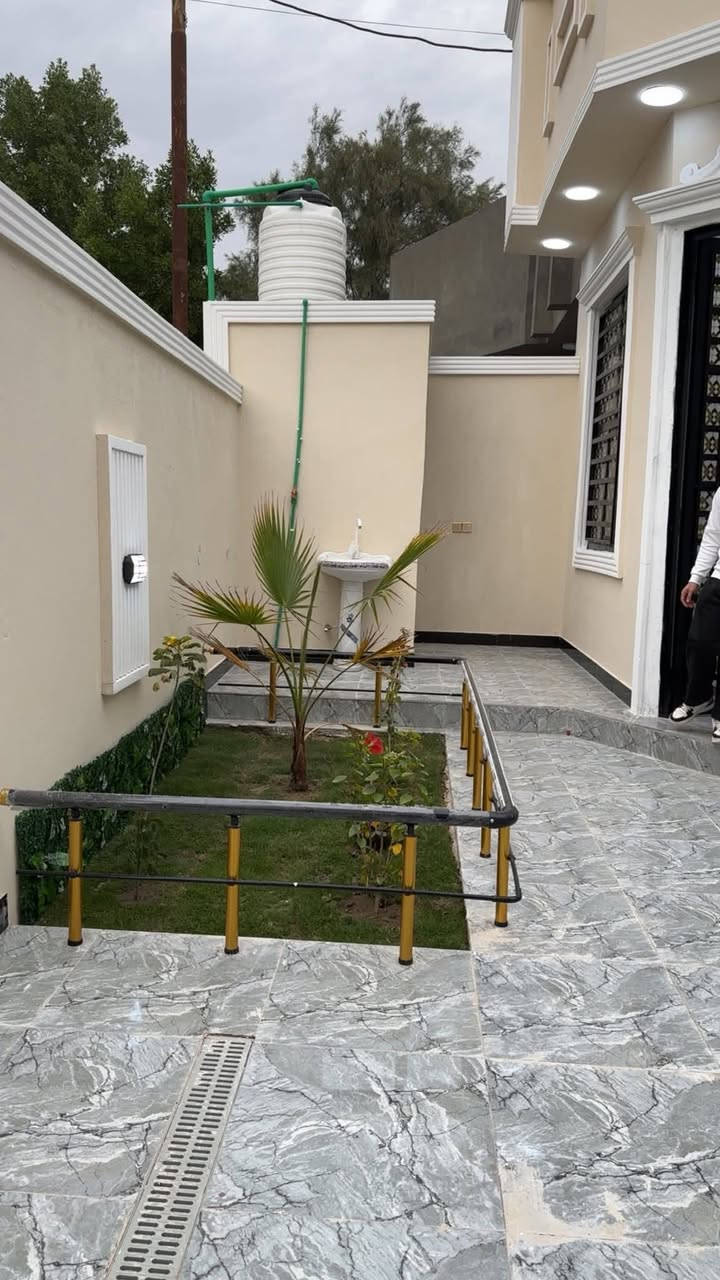 🤲 كربلاء : بالتقسيط بيتين للبيع في حي الصمود و حي الأمن الداخلي
🧡 حي الصمود مساحه 110 متر بي غرفه عدد 2 و صاله و استقبال و مطبخ وصحيات عدد 2 بيت بناء درجه اولى 

😘 حي الامن الداخلي مساحه 100 متر بي غرفه عدد 2 و صاله ومطبخ صحيات عدد 2 بيت بناء درجه اولى 

⭐ شهريا 500 الف فقط لا غير 
فقط كفيل موظفين عدد 2 سواء  عسكري او مدني 

بيت يداور بأسمكم ثاني يوم بدائرة التسجيل العقاري 

😌 مااتعامل مع المندوبين والمندوبات وبياعه شرايه و اصحاب مكاتب بدون احراج 

🔥 بيوت بناء كونكريت مسلح طابوق جمهوري سيراميك مرمر ديكورات خريطة اخر تحديث 

مااكدر ارد عل تعليقات غير متواجد 

❤️‍🩹 للاستفسار او الاتصال او واتساب 
هذا رقم استاذ احمد سعيد ويستاهلون كل  ابناء المحافظات 

*********** 
استاذ احمد سعيد 

❤️ بأي وقت اتصلوا حاضر 
هناك خصم للموظفات كافه بنسبه 3 بالمئة 

أيضا هناك بيوت في مناطق اخرى سوف نعرضها لكم عند الاكمال منها 

تقبل الله صيامكم وشهر رمضان مبارك عليكم 🧡
