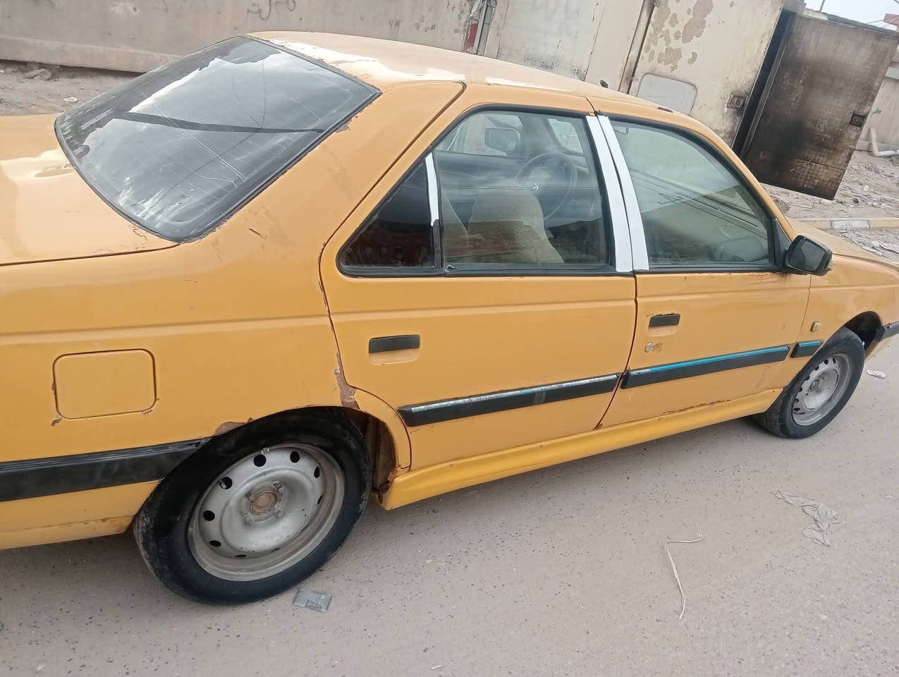 بيجو ٤٠٥ للبيع بدون راعي اتكفل عشائر وسرقه محرك وكير خير من الله تبريد شغال سنويه عظم عاج سعر 13 وبيها مجال قليل مكان الناصريه مدينه ***********
