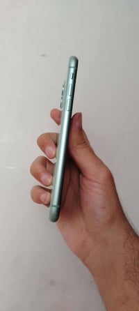 آيفون ١١ • ١٢٨ • بطارية ٨٠