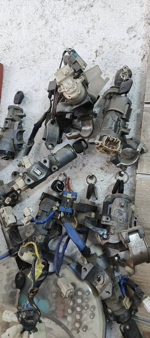 جوزات كيا هونداي خريطه وعادي سعر الجوزه 15 الف اقل عدد 10 جوزات
***********
