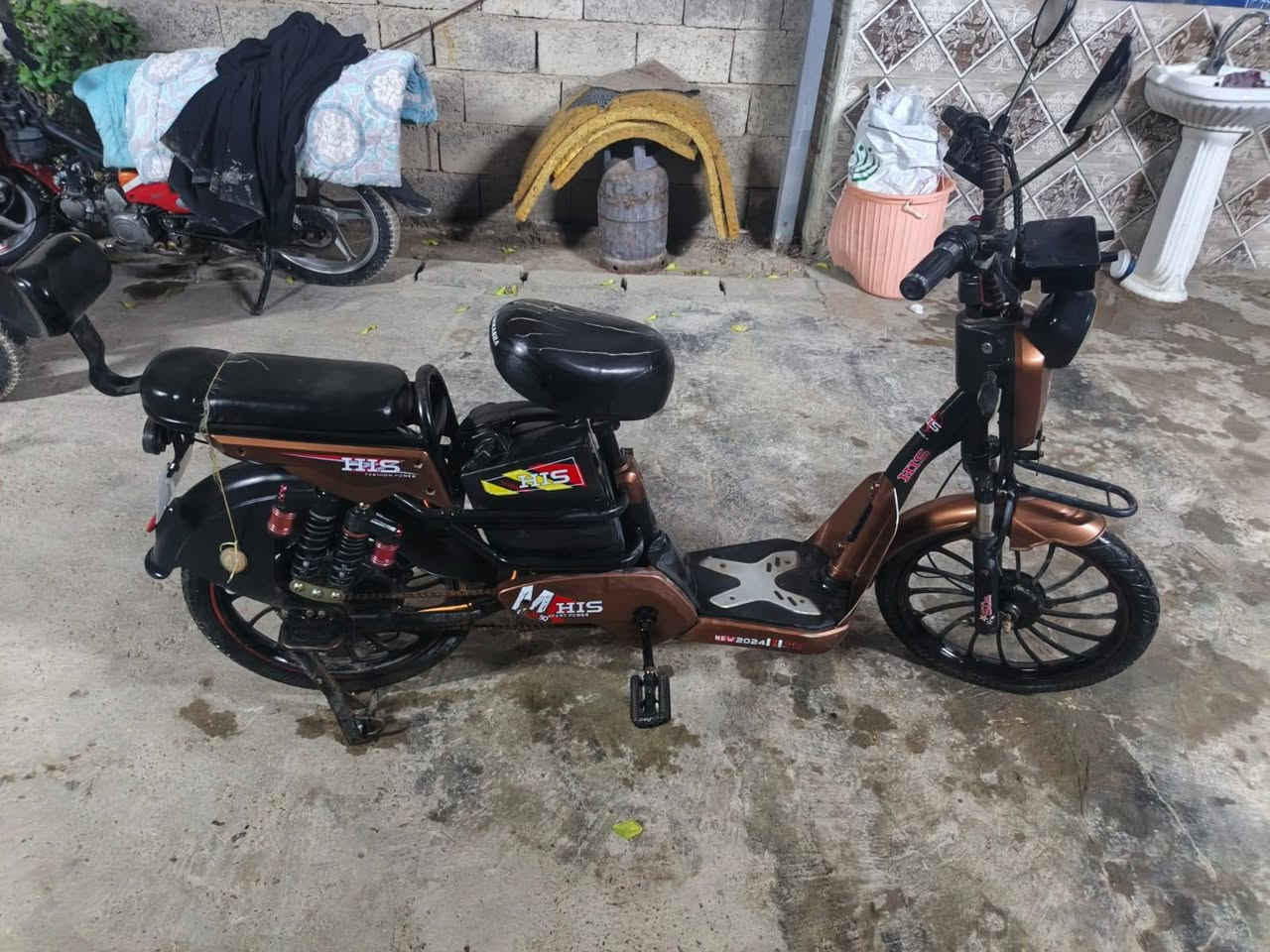 دراجه شحن للبيع نضيفه موديل ٢٠٢٤
السعر الاتصال على الرقم ***********
