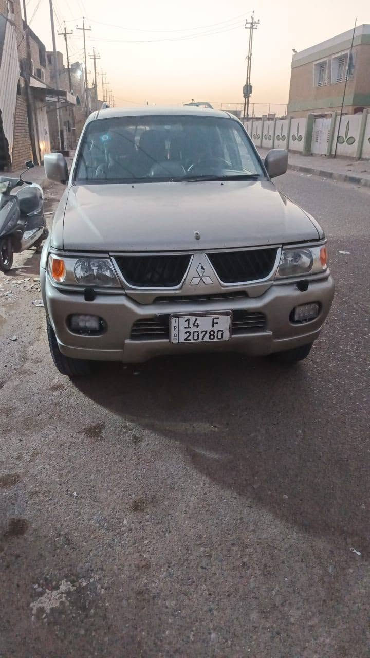 سياره للبيع جيب باجيرو ٢٠٠٥ جهازه عوزه بس تبريد 
مكينه وكير بلاد 
جاهزه من كهربائيات ما مصمبوغه
سعرها ٦٥ ورقه قفل 

ناصرية ***********
