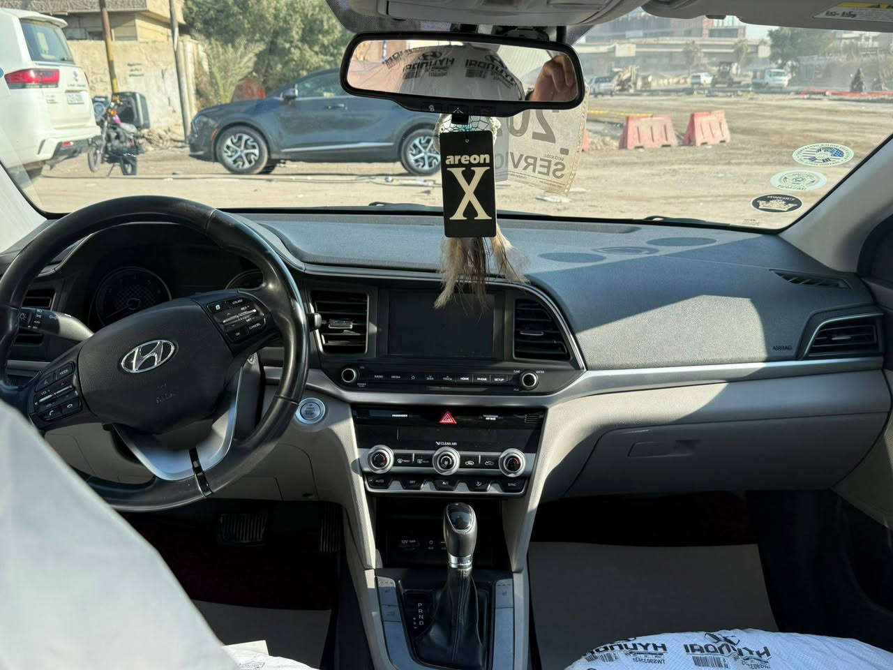 السلام عليكم النترا موديل20 وارد امريكي رقم السليمانية الانكليزي السيارة بأسمي حادثهه جاملغ والداعمية الامامية فقط مواصفات فول واحد على واحد كير محرك مكفولات حدادية صدر نضيفة
ماشية 60حقيقي 
السعر 129
العنوان بغداد 
الاستفسار*********** 
ملاحضة صورالحادث مرفقة بالمنشور
