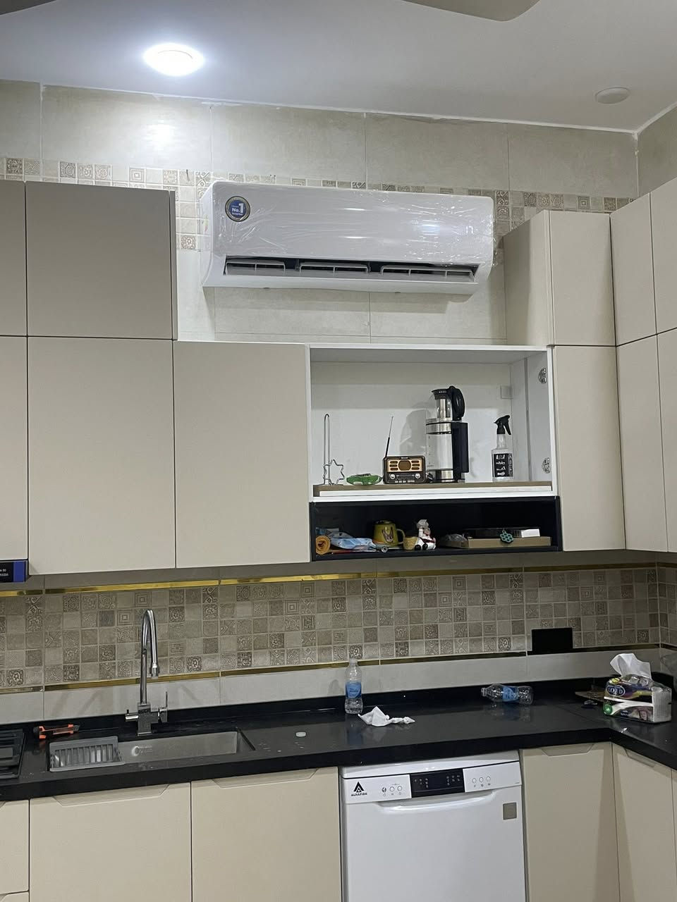 نصب سبالت   وصيانه و تنظيف كافة أنواع أجهزة التبريد موقعياً و بكادر متخصص مع الضمان  .. 👷🏻‍♂️

يعنى عندك صيانة أو تنظيف لا تحتار   سبلتك مابي برودة لا تحتار سبلتك دفع الهواء ضعيف لا تحتار، إتصل بينا و راح نجيك لباب بيتك .. 

   ماعليك فقط الاتصال بمركز خدمة العملاء  على الواتس اب  
***********

🟥  تنظيف موقعي  لجميع الدوائر والشركات مع الضمان 
🟥 صيانة - شحن غاز مع الضمان - نصب - غسل 
عمل فاكيوم ..
***********
