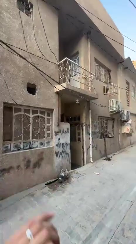 ياالله ياالله ياالله 
الى أصحاب المواكب والحسينيات يعلن مكتب كرم الحسين للعقار عن وجود دار سكن 85 متر 
طابقين لقربه من الإمامين سند 25 إقرار محكمه 
كربلاء المقدسة شارع ميثم التمار مجاور الدرج الكهربائي يبعد عن الإمامين 5 دقائق مشي ،،
للتواصل معنا//***********
                  //***********
