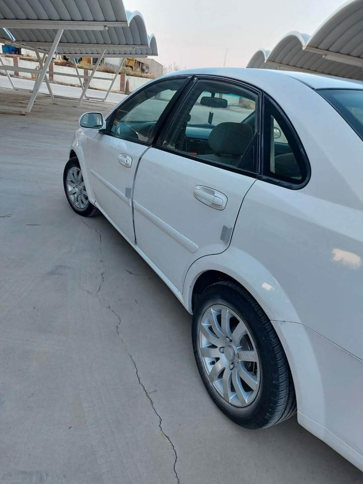 سلام عليكم 
اوبتره 2009
ماشيه 262 كيلو 
مكينه مبدله باصليه مال كصه قبل شهرين
فول توماتيك 
بيها بابين مبدلين باصلي نفس اللون بلا دواخل 
للاستفسار التواصل على الرقم 
***********
