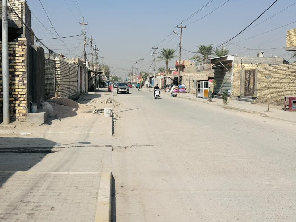 سلام عليكم بيت للبيع حي الحمران شارع الرئيسي الواقع 240
وبل السند 220 واجهيه البيت 12 ونص غرف ثلاثة مطبخ 5+4 مضيف 8+4 صحيات داخلية وخارجية محلات اثنين H0 الطرمة ستة بستة متر طابق الثاني غرفتين صالة
  130 وبي مجال علمن البيت عكاده
البنيان البيت 2012
***********
