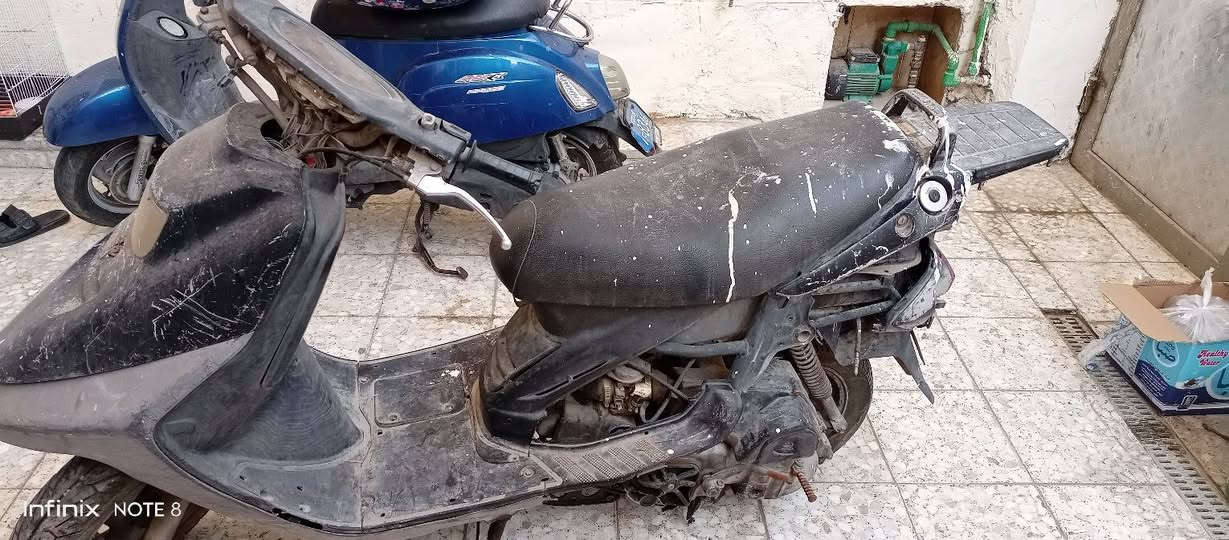 سلام عليكم دراجه البيع دراجه ابيعه كوم حديد سعره 100الف وبيه مجال رقم الهاتف ***********
