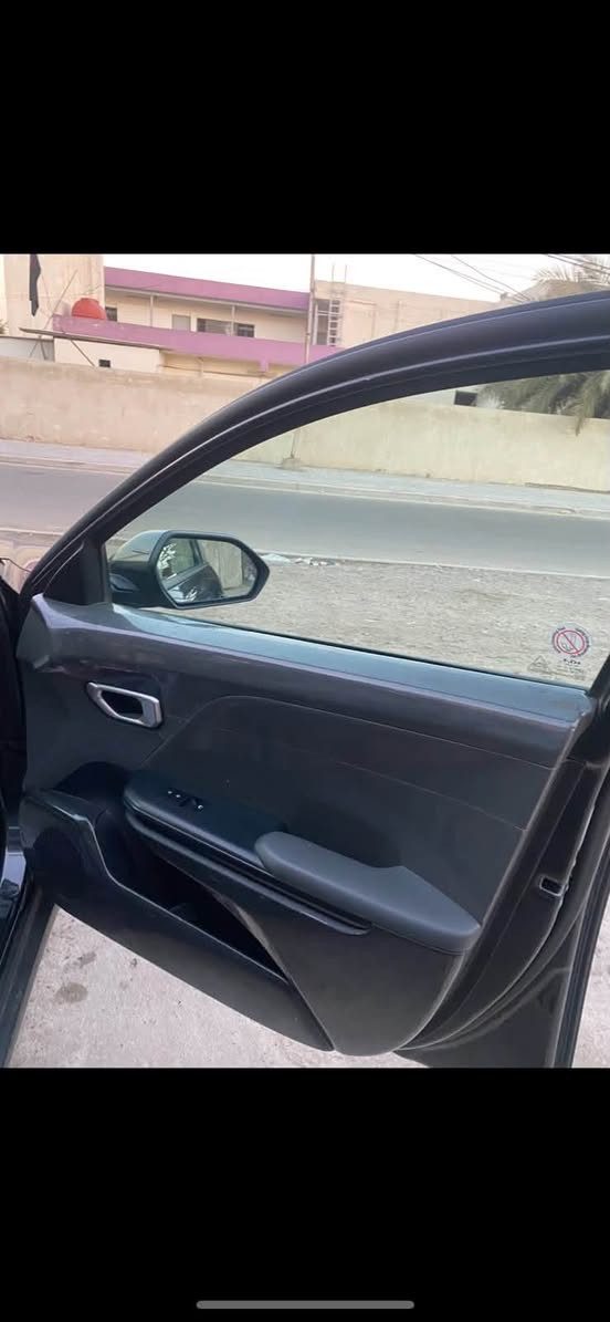 للبيع كي فور موديل ٢٥ حادثها موضح بصور سياره جديده معنه الكلمه مغلفه كلها ليلون حراري اصلي ابو ضمان سياره مصلح حادثها بس مو تصليح مضبوط مرقمه بسمي تحويل مباشر موصفات 
تحكم وضعيات القياده رادار امامي خلفي وجانبي  فول حساس توقف ذاتي مانع انزلق سايد بريك كهرباء منفذ شحن امامي وخلفي تشغيل عن بعد بصمه ابواب بصمه جنطه شاشه متصل حجم كبير فول قياده ذاتيه مع تحديد المسار فول تحكم استيران  متصل  مكاني بغدا  حي العامل السعر ١٥٨ وبيها مجال قليل ‭***********‬
