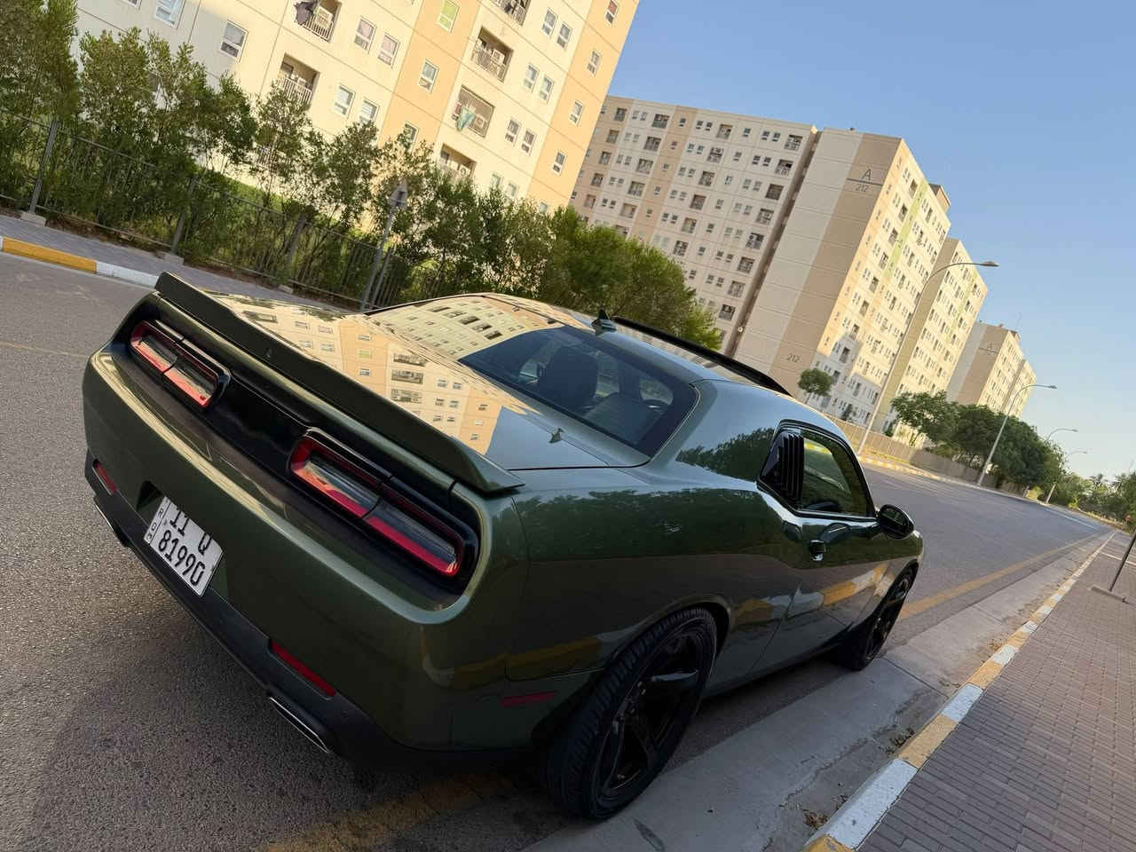 جالنجر 2022 GT Plus (جيتي بلسV6) سوبر تراك باك .. فوول أعلى فئه من النوادر .. لون مميز زيتوني
ماشيه 43 ميل
رقم بغداد (شبه مميز) ب اسمي
فتحة سقف(سلايد روف)
كشنات جلد وكنتاره حضن أفخم وأحدث شي
تدفئه وتبريد كشنات أمامي وخلفي
كشن كهرباء وخزن ميموري
ستيرن تدفئه وكهرباء وخزن
شفتات ستيرن
سوبر تراك باك
سستم صوت هارمن كاردن + دمام هارمن بالصندوك ( يعني اقوى شي واعلى مواصفات )
مري تعتيم
رادارات جانبيه + مري قلاب بالرجوع ونقطه عمياء وهيتر
رادارات خلفيه
شاشه جبيره كاربلي مفوله للأخير ومودات srt بلادي حالها حال الV8 كلشي بيها
دشبول جلد خياط وبطاين ابواب جلد 
بصمة تشغيل عن بعد وأبواب وصندوك ودخول ذكي
دبلات srt لون أصفر بلادي
فجوج كبير srt بلادي
عليها ويل نجمه خسفه قويه استيراد دبي مو تجاري وتخم تايرات سستم نفس النقشه الخلفي 315 والامامي 275(تايرات و وياله جدد شديتهن) 

السياره بيها نصبه تخبل وشرط بريحة الوكاله كلش حلوه ونشطه
حادث السياره امامي وتعديل الشاصي نفسه مسحوب راجع بلادي .. بيها صبغ بنيد وجاملغات أماميه وباب السايق والجهه العكس السايق الباب والجاملغ الخلفي فقط كلير توحيد لون بدون تصليح بدون ضرر .. مصلحه تصليح جناي متفتح بنيد يعني تبريد ثلج وانسه شي اسمه حماوه وسعر مناسب ماكو هيج سعر بموديلها ومواصفاتها والسياره اني جانيها وصارف عليها يعني نظيفه مرتبه مو واكعه
170 وبيها شي بسيط حك الجيه
مكاني بغداد
***********
