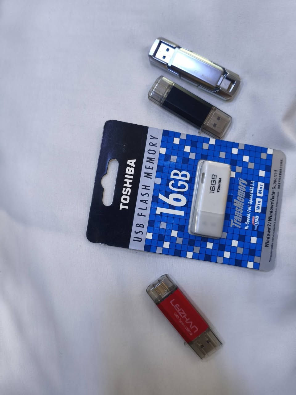 فلاشات Type- C _USB 
3 عدد 256 كيكا/ القطعة 15 الف
1 عدد 16 كيكا _يوجد توصيل 5


**إذا كنت صاحب هذا الإعلان وتريد حذفه لأي سبب، رجاءا أرسل رسالة إلى الدعم الفني**
