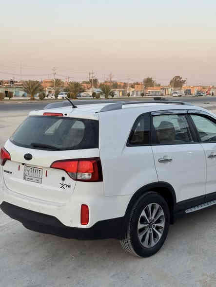 السلام عليكم 
للبيع KIA SORENTO 
موديل:2014✅
اللون:ابيض 
رقم بغداد
🔅سبعه راكب
🔅سته سلندر
🔅3قطع تبريد
🔅نضام ECO الاقتصادي
🔅مري شفط
🔅اشاير مرايه 
🔅حساسات إماميه 
🔅حساسات خلفيه
🔅مثبت سرعه
🔅تبريد بيانو
🔅يدات نيكل 
🔅تحكمات ستيرن 
🔅مانع انزلاق 
🔅دفع رباعي 
🔅منضومه زنون كامله
🔅لد امامي
🔅شاشه ايباد + كامره داخل الشاشه
🔅 ماشيه 117 وقابل للزياده 
🔅ويل حجم 18 كروم 

السياره جديده وخير من الله مكفوله عدا صبغ بالدعاميه الخلفيه فقط.
السعر/190 وبيها مجال

مكان السياره الأنبار/هيت_حديثه
هـ/***********
