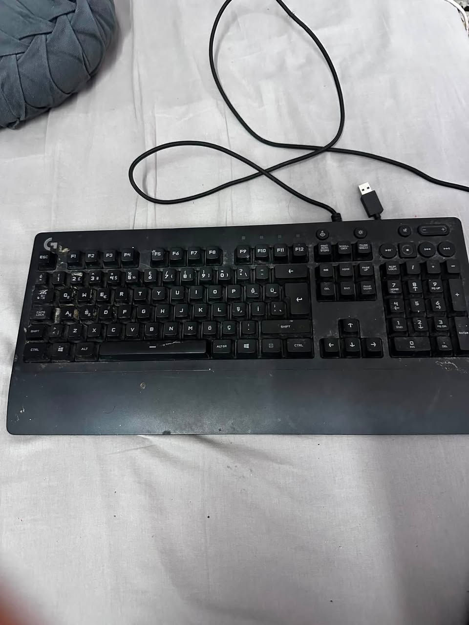 بورد Logitech  g410 rgp شغال مابي اي مشاكل فقط يحتاج تنضيف سعره 15 الف مكاني الحريه دولعي شارع الغاز


**إذا كنت صاحب هذا الإعلان وتريد حذفه لأي سبب، رجاءا أرسل رسالة إلى الدعم الفني**