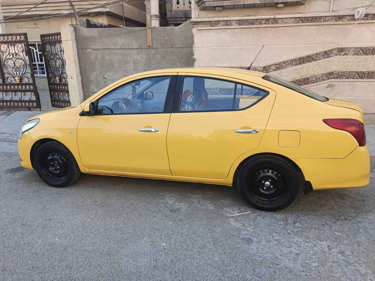 السلام عليكم نيسان صني هندي مديل 2022 نضيفه  ضربته جاملغ خلفي ول صندوك بس كلهن بارد السعر ١٠٠ رقم ***********
