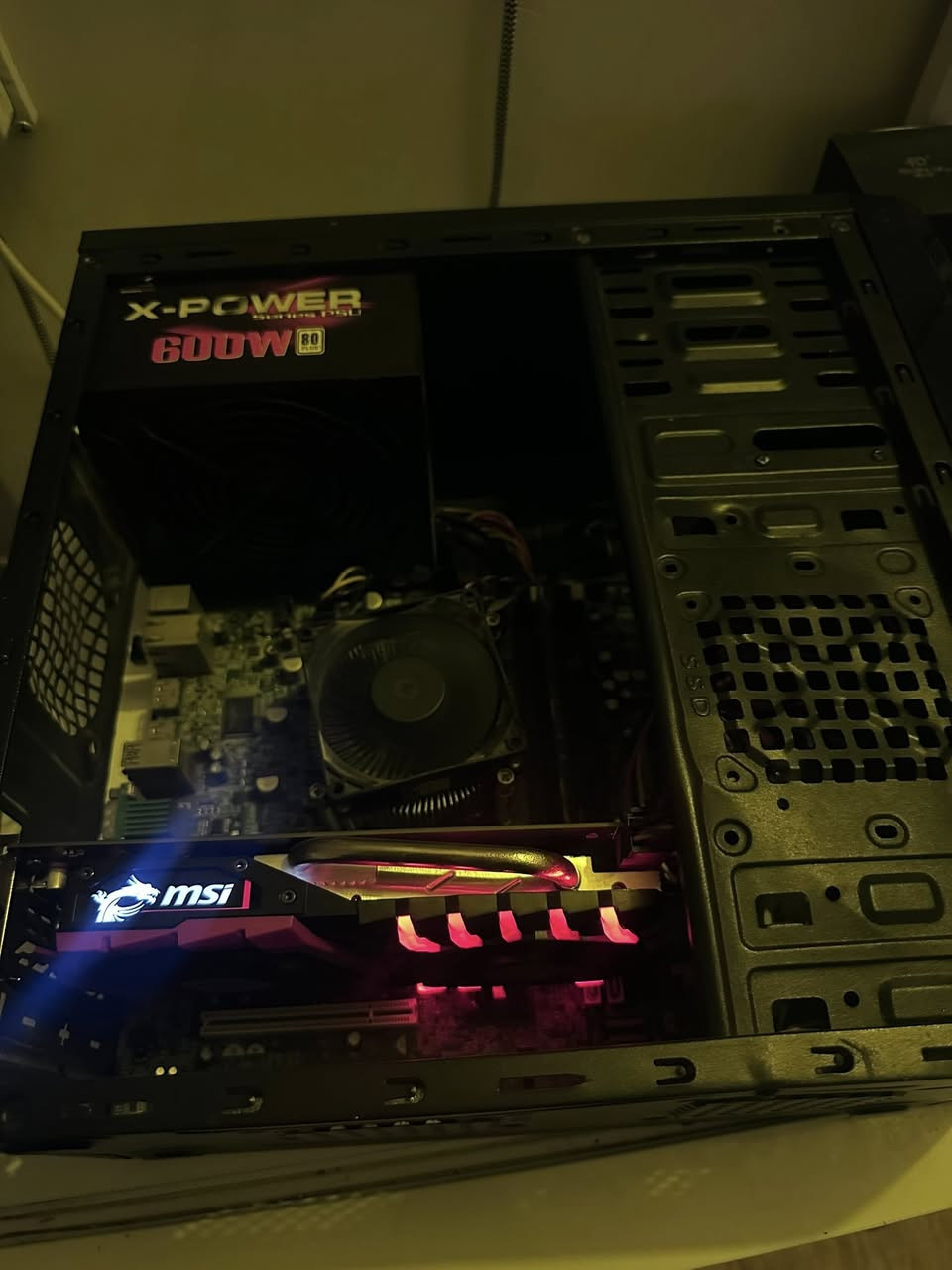 حاسبة سستم
مواصفات
Core i5 جيل الرابع
كرت الشاشة 1050ti 4g
Ssd 256g
للبيع
سعر ٢٣٠ الف
***********
