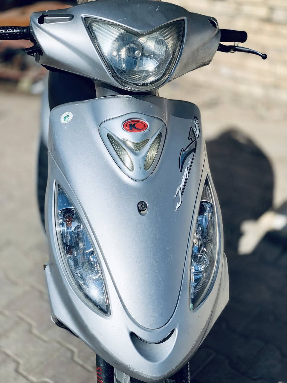 السلام عليكم بس شراي يتصل
للبيع دراجة نارية نوع كامكو 125cc  V2 

الحالة: ممتازة ونظيفة ✅ 
المحرك 125 سي سي شغال 100% ☑️
المكان المجر الكبير 
السعر:  (900 الف) قابل للتفاوض 
للاستفسار الاتصال أو مراسلة خاص 📞***********
