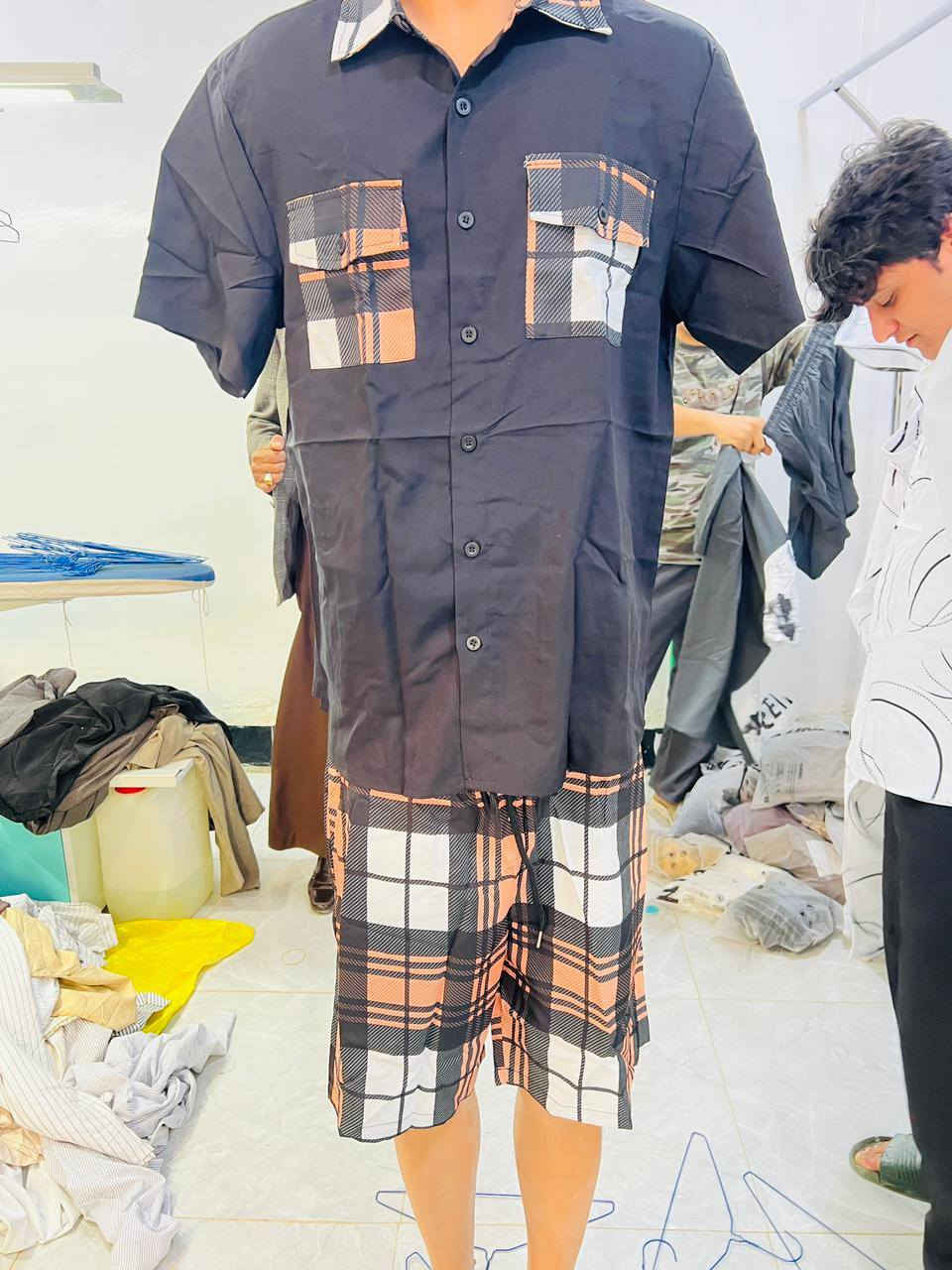 بعض القطع المختارة تم تصويرها  لتقودنا نحو خدمتكم شباب الفهود 
تعالو يم /لوندري المهندس/ الشارع التجاري /
فرع آل حجي حاجم 
ومقابيل عياده الدكتور عباس عبدالباسط للاسنان
 وقرب مطعم ويستر 
تلكون حاجات ما مطروقه ولا موجودة بغير مكان  متواجدين 
كلبيات رجاليه وشبابيه
تراكات 
(تشيرت أو قميص وبجامه )
(تشيرت أو قميص وبرموده)
غسل وكوي كافه إنواع الملابس الرجالية والنسائية 
***********
