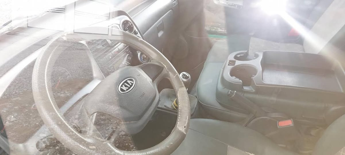 بەناوی خودای بەخشندەی میهرەبان 
کیا گاز مۆدیل 2014
مەینە 3 هەزاری 7 گێڕی سۆپەر 
کوشن هیتەر و ئاوێنە هیتەر 
گێڕ و مەکینەی بەشەرت 
کامل مەسرەف کراوەهی ماڵێیەو هی مەعرەز نیە 
ماڵی کەسابەتە 
شوێن ڕانیە 
سعری 63 گەڵاو معامەلە 
ژ.م ***********
0771950019 رانية, السليمانية
